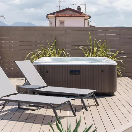 Vi 4* Viareggio