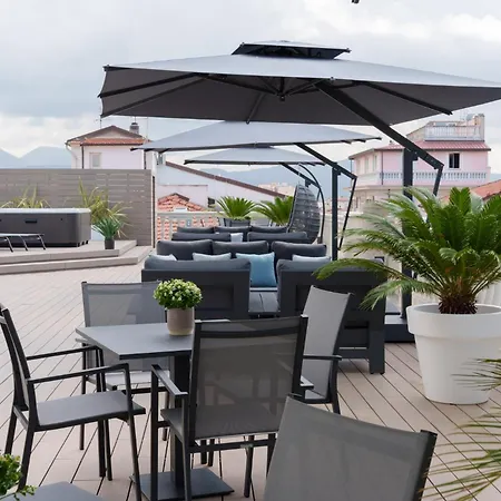 Vi Hotel apartamentowy 4*