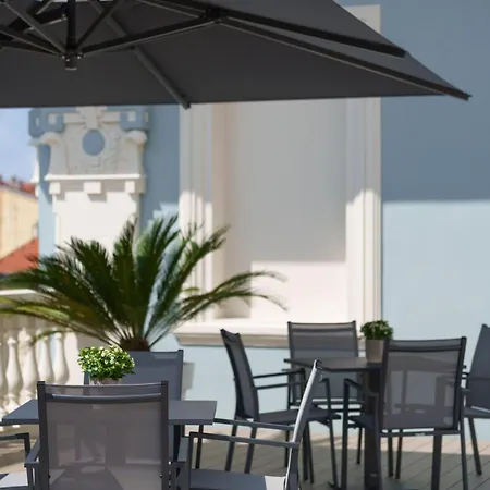 Vi 4* Viareggio