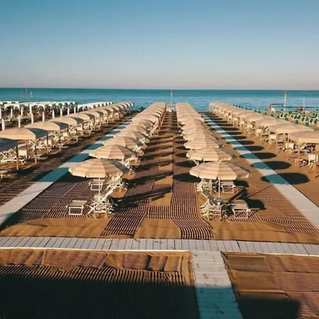 Vi 4* Viareggio